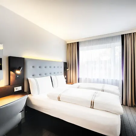 Premier Inn Berlin City Süd-2